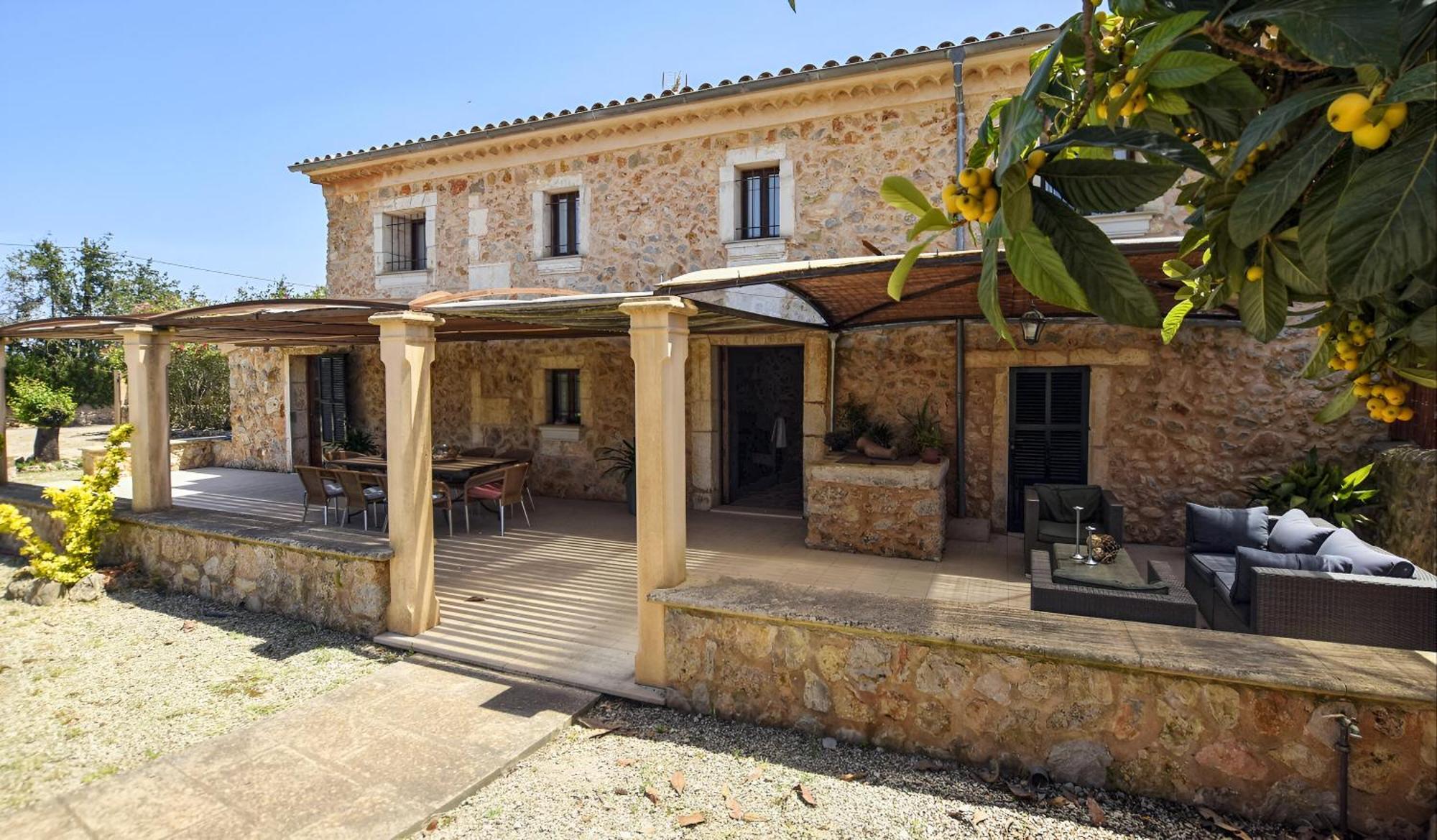 Cadernera Villa *